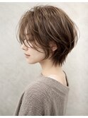 30代40代人気 透け感ベージュ×丸みショートボブ ウルフショート