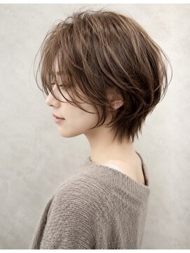 ウィールール 栄町店(WE RULE) 30代40代人気 透け感ベージュ×丸みショートボブ ウルフショート