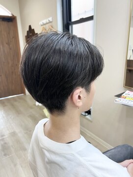 モアニ(MOANI) センターパート×ツーブロ