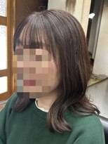 クロップ(CROP)&nbsp;ミディアムヘアでコテアレンジ♪