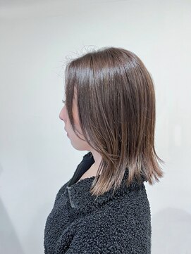 ブカブク(BUKA BUKU) ミディアムスタイル　モノトーンベージュ