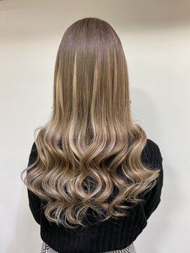 フツーロ 栄(FUTURO) プルエクステ