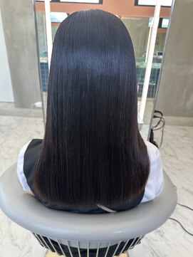 ロンドルーチェ 心斎橋(Lond luce) ダークアッシュ/ミディアムレイヤーカット［髪質改善/縮毛矯正］