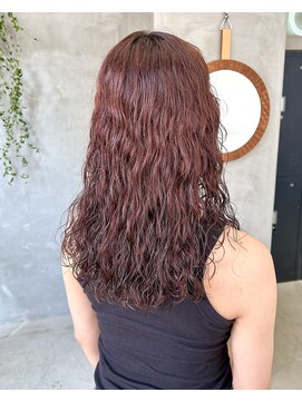 テトヘアー(teto hair) レッドピンク ロングウェーブパーマ くるくる スパイラル