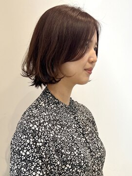 ジョニアンドロージ(Joni & Rougy) ピンクブラウンカラーのレイヤーボブヘアー