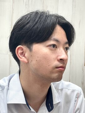 ヨシザワインク プレミアム 横浜 桜木町店(YOSHIZAWA Inc. PREMIUM) メンズツーブロック刈り上げセンターパートスタイル