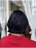 外ハネレイヤーボブ×ネイビーカラー