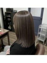 パレードヘア&nbsp;◯暗めのベースにハイライトで白髪ぼかし◯