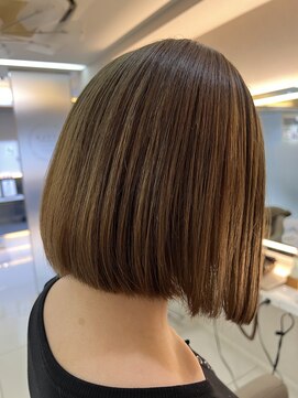 オリーブベージュ