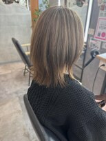 アングゥイー(ungu iE)&nbsp;ブリーチで作るベージュカラー