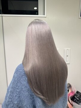 ジーナリア(Xena ria) 《rena》シルバーグレージュ