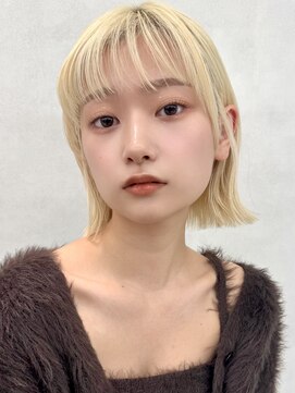 ロエ 元町店(Loe) 元町石川町レイヤーカット韓国ダブルカラー顔周り前髪カットボブ