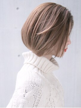 ルティア 池袋(Lutia) 艶感ミルクティーベージュ