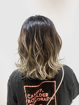 リア(Li'a by neolive) グラデーション　ミルクティーベージュ