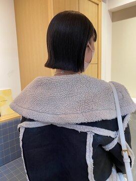 スムーク(smuk) 【smuk/スムーク】切りっぱなし/外ハネボブ/透ける暗髪