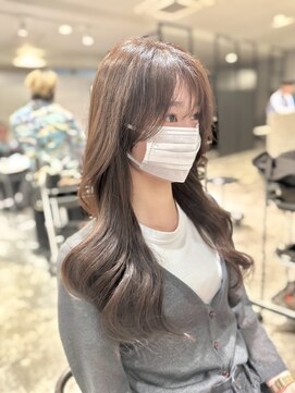 アンダーバーホワイト(_WHITE) 大人かわいいhair レイヤーカット 艶カラー