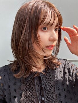 ホスタ 大阪梅田店(fosta) ベージュインナーカラーショートボブレイヤーミディアム前髪