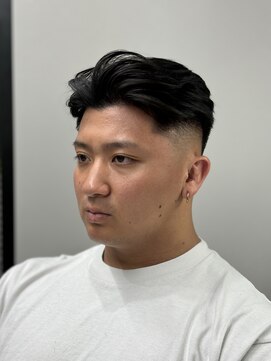 ヘアーラボ 樟葉(Hair Labo) かきあげ スキンフェード 南楠葉