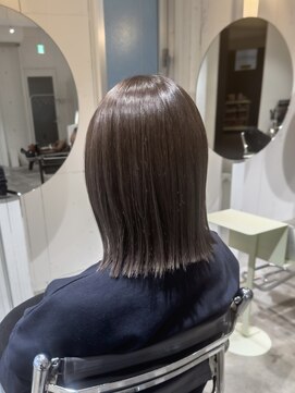 ストレータ バイ マリオ(Strata by mario) 〈宮本〉切りっぱなし×ナチュラルグレージュ