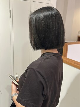 スリー(THREE) マットオリーブ