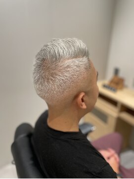 エムエイチザバーバー 本町(MH THE BARBER) スキンフェードスタイル