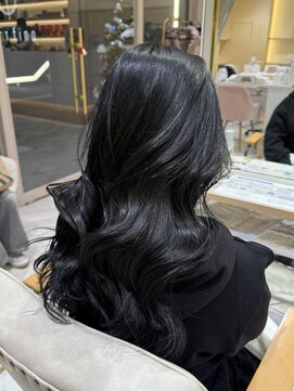 ゼスト フィーノ(ZEST fino) 【橋本姫奈】ブリーチで落ちる黒×巻き髪スタイル