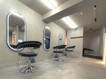 ラニシス ヘアー(Lanisis Hair)の雰囲気（【店内】グレー基調で落ち着いた店内）
