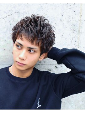 フィフス(fifth) ショートレイヤー ツーブロック くせ毛風パーマ アップバング 21