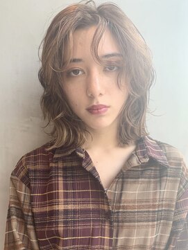 アルバム 銀座(ALBUM GINZA) センター分けゆるウェーブ_フォギーベージュ_76995