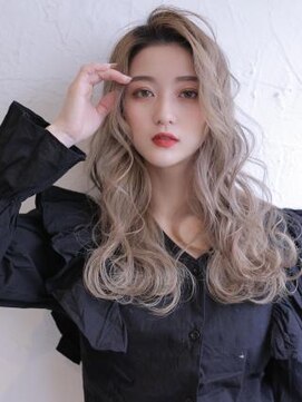 アグ ヘアー ドルチェ 静岡青葉通り店(Agu hair dolce) 《Agu hair》柔らかプラチナベージュ×くびれウェーブ