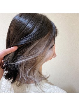 アルティインターナショナル(ALTI INTERNATIONAL) 【ALTI】インナーカラー×ホワイト〈旭川〉