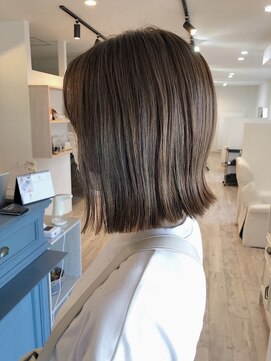 リリィ 津南店(Lilie) 切りっぱなしボブ