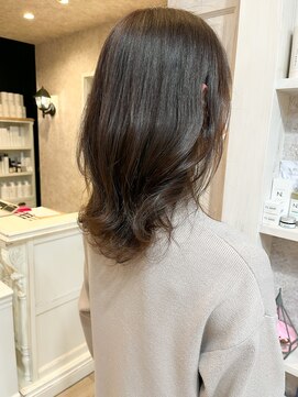 キャアリー(Caary) 福山市美容室Caary人気　色合い絶妙なスモーキーブラウン♪