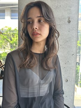 アンドレイ 表参道(andrey) 【ANDREY 宮村】センターパートニュアンスウェーブロング