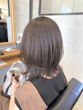 ソッカ(socca) 切りっぱなしミディアムレイヤーボブ