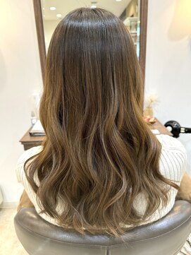 エクリュ 千葉(ecru) グラデーションカラー/グレーベージュ/美髪/エアリーロング