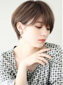 大人美人ショートカット30代40代50代前髪長めショートヘア耳かけ