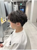 センターパート×シャドウパーマ