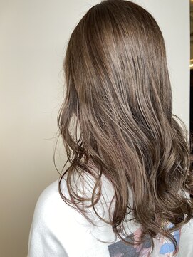 カノイ 銀座中央通り(KANOI) ミルクティーベージュ