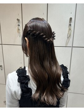 ヴァネッサ(VANESSA) お出かけ前にオススメ！簡単アレンジ/吉川沙知