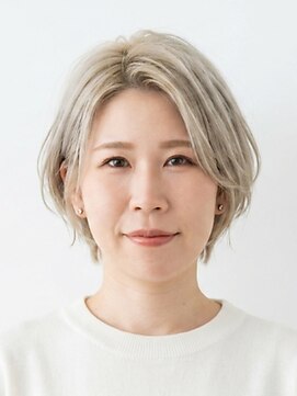 ICH GO向ケ丘遊園店 【大人のハイトーン】ホワイトプラチナ美シルエットショート