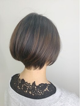 アボックス(abox)の写真/【再現性バツグン☆】髪に馴染むカット技術＆スタイリングも丁寧にアドバイス◎美しいシルエットが叶う！