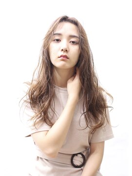 リラ バイ クオーレ(LIRA by CUORE) レイヤーたっぷりロングスタイル