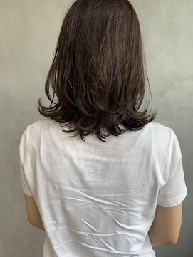 キチ(kichi.) [kichi.] 暗めベージュ×レイヤーヘア