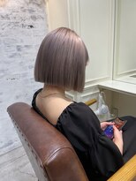 ロロ(ro-ro)&nbsp;【恵比寿ro-ro】ラベンダーグレージュ×ぱっつんボブ