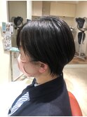 大人可愛い黒髪(暗髪)耳掛け小顔マッシュショートボブ