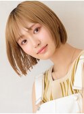 ミルクティーベージュ丸み前上がりミニボブ