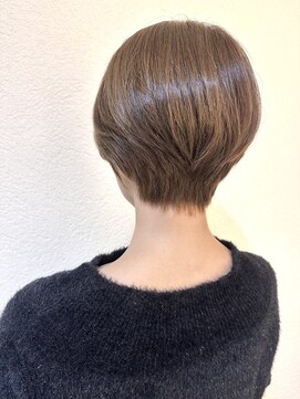 アルティーナ(altina) 丸み高めショート！