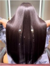 “素髪がキレイ”と思われる、ナチュラルな美髪ストレート◎