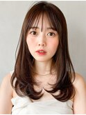 美髪斜めバングハイライトカラー薄めバングナチュラルカール